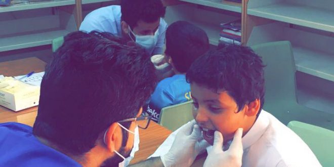 طلاب كلية الرؤية لطب الاسنان والتمريض في ضيافة مدرسة الحارث بن ربيع الابتدائية